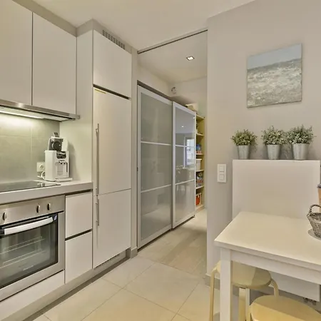 Duplex In Steps From Seafront Daire Blankenberge