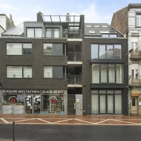 Апартаменты Duplex In Steps From Seafront *