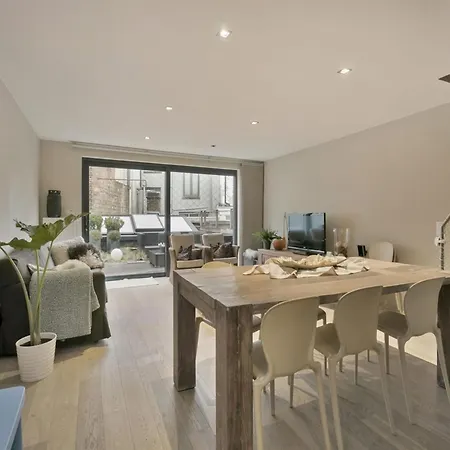 Duplex In Steps From Seafront Blankenberge